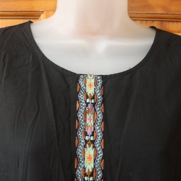 THML/ANTHROPOLOGIE  Art Effect Embroidered Top Size L Open Back Black NEW - Picture 3 of 15